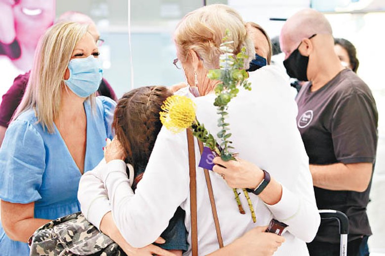 旅客在悉尼機場等候登機。（Getty Images圖片）