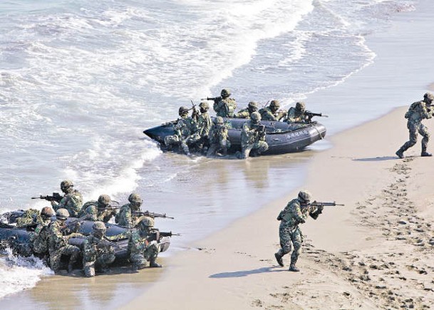 台軍：台灣海軍陸戰隊在高雄展開作戰演習。（Getty Images圖片）