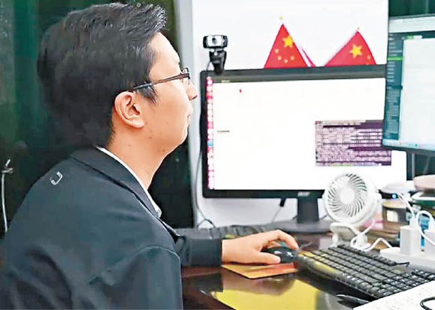 曾想讀醫的袁鑫最後選擇計算機科學與技術專業。