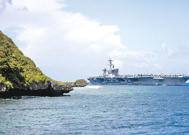 卡爾文森號抵達關島。