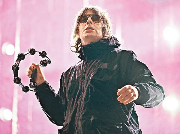 加拉格爾手持鈴鼓的登台形象深入民心。（Getty Images圖片）