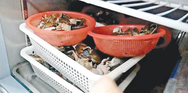 餐廳遭揭發售賣「隔夜死蟹」。