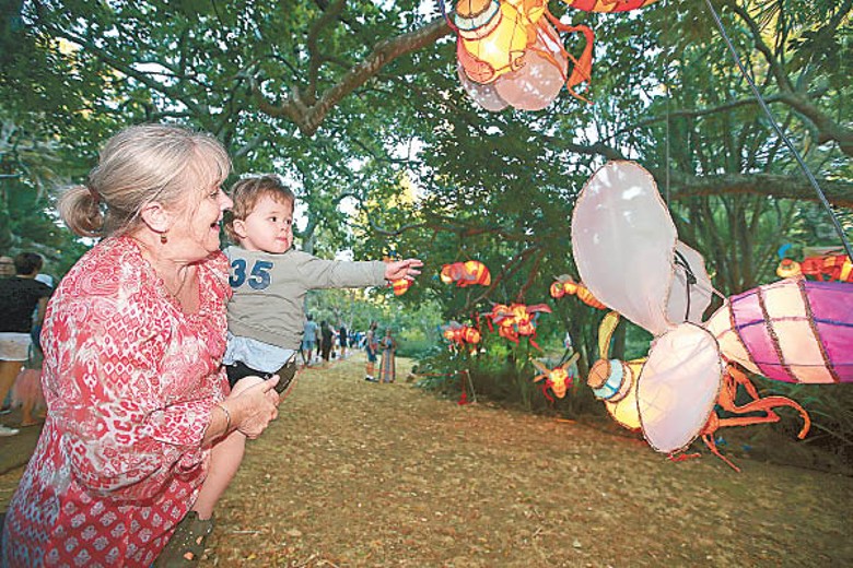 研究顯示，祖母對孫輩有更強烈的情感共鳴。（Getty Images圖片）