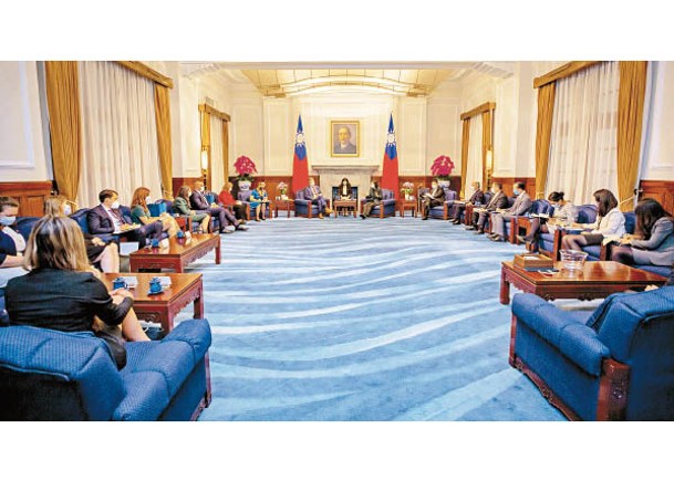 美國眾議院訪問團與蔡英文在總統府會面。