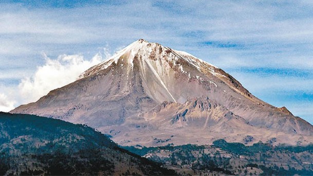 奧里薩巴火山是墨西哥第一高峰。