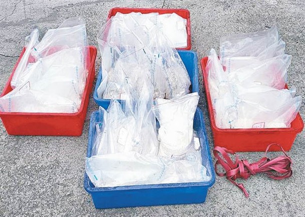 警方查獲大批毒品原料。
