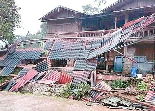 災區有建築物受損。