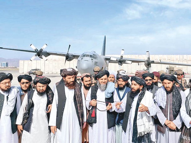 塔利班進入喀布爾。