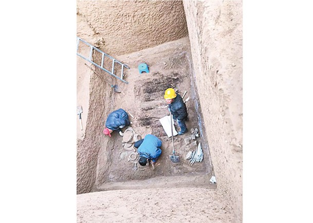河南掘出戰國墓群  銅鼎飾物樂器陪葬