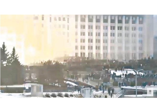 哈薩克警民衝突  總理辭職