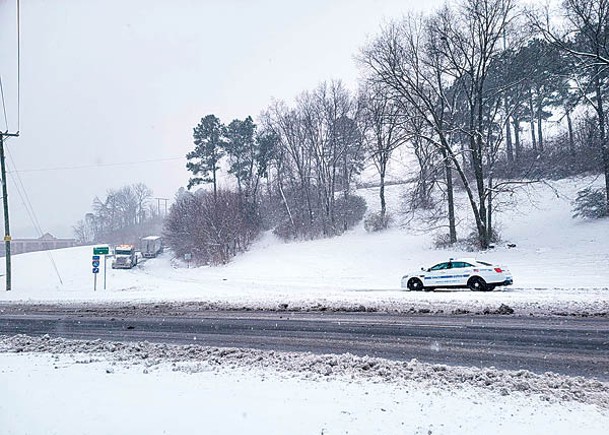 雨雪突襲華盛頓州  陸空受阻