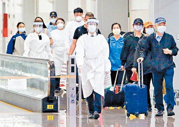 桃園機場群組添6確診  台灣收緊長途旅客檢疫