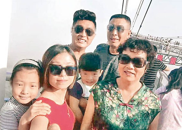 劉明的家人不幸葬身火海。