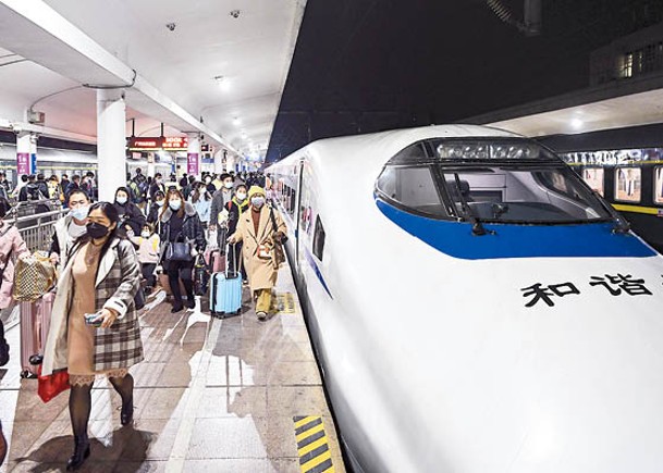 40天春運啟動  廣州火車站客量料220萬人次