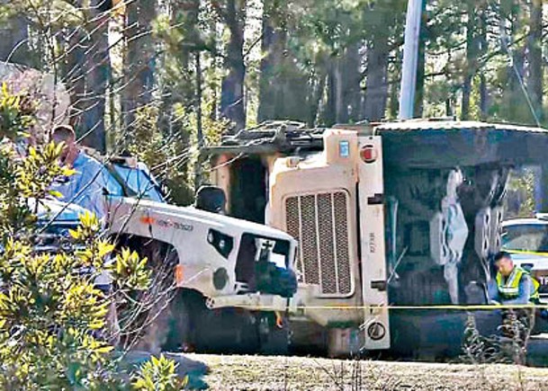 美陸戰軍車相撞2死17傷