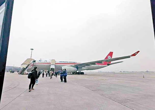 川航客機發緊急代碼  證引擎故障