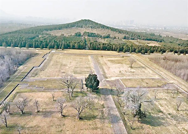 秦始皇陵園面積廣闊。