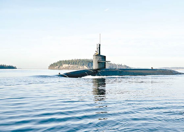 美國戰略核潛艇內華達號現身西太平洋。