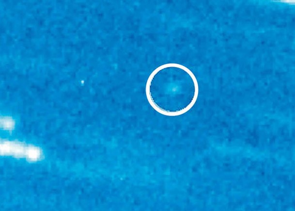 望遠鏡拍到「2020 XL5」（圓圈示）。