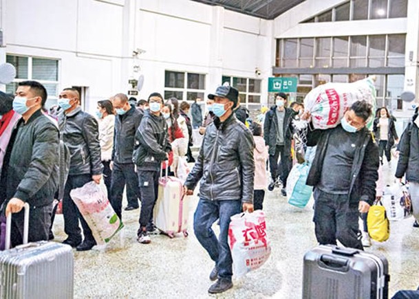 四川省成昆鐵路線迎來春運客流高峰。（中新社圖片）