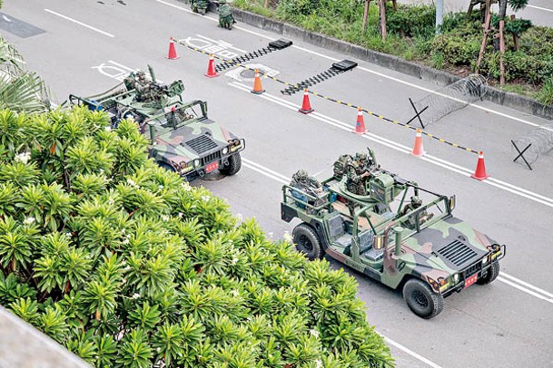 台軍展開年度演習，圖為陸軍車輛。