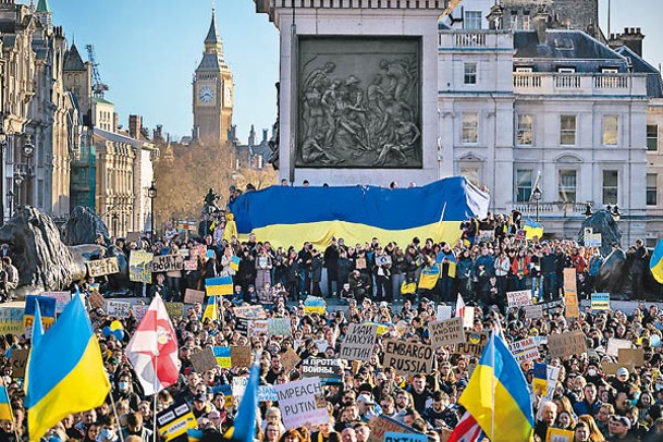 英國倫敦有反戰示威。