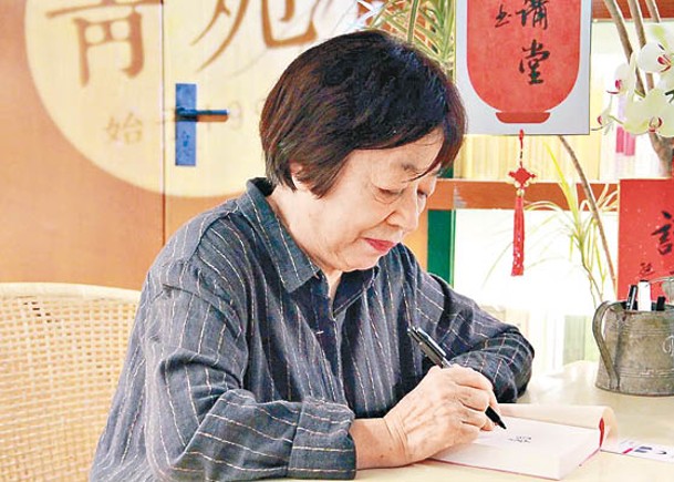 江西82歲婦寫小說熱賣