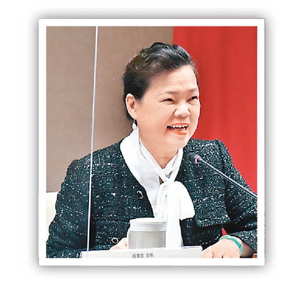 台經濟部長王美花備受抨擊。