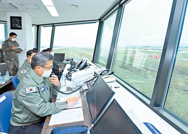 韓防長視察F35A演習  向平壤展示戰力