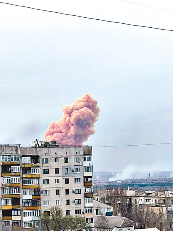 俄軍擊中盧甘斯克地區硝酸殘餘物儲存罐。