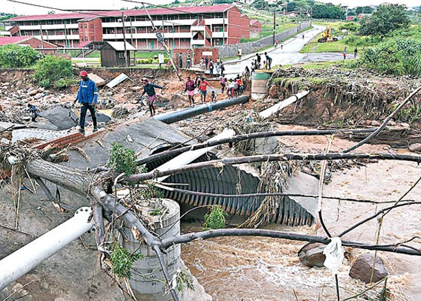 南非東部洪災443人喪命