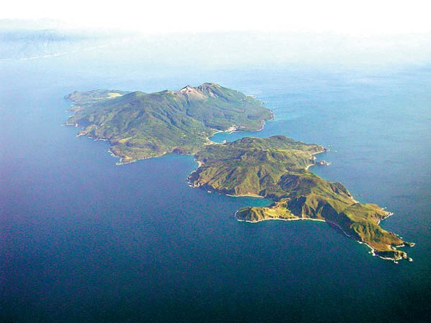 華艦於鹿兒島縣口永良部島以西水域航行。