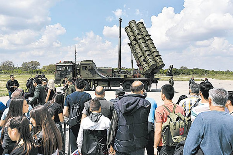 塞爾維亞展示從中國引進的FK3防空導彈系統。