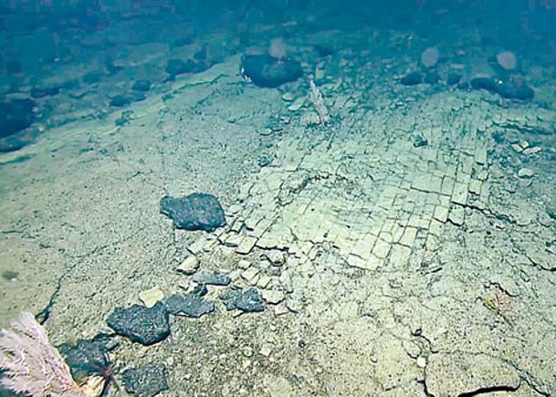 深海黃磚路 揭屬白堊紀火山石