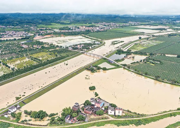 廣州：廣州市低窪地區出現積水。
