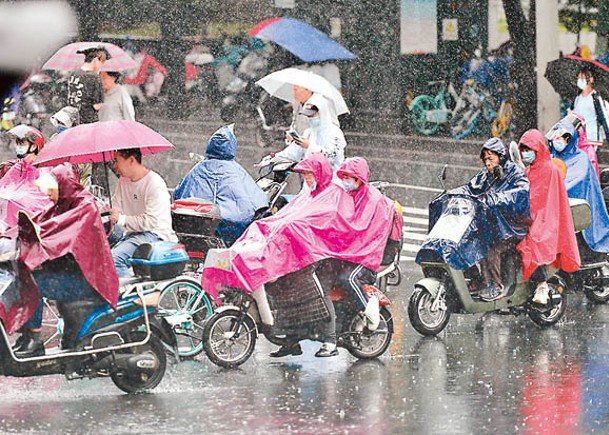 暴雨冷空氣影響  南方多地降溫