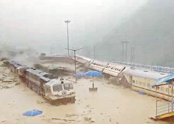 豪雨成災  印度孟加拉57死