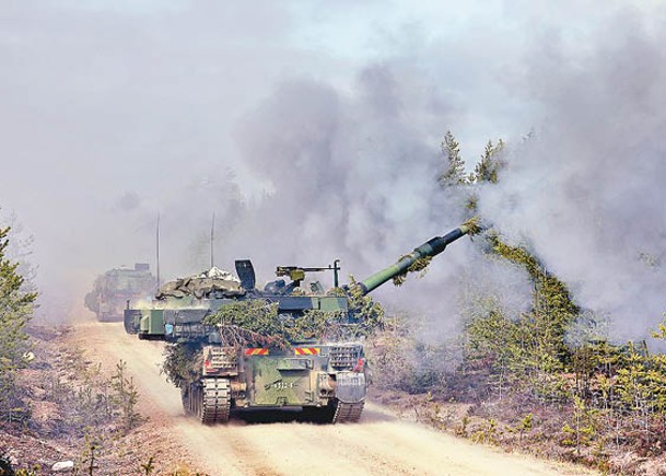 芬蘭出動南韓製坦克演習。