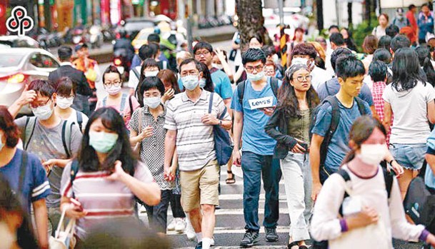 台灣疫情持續嚴峻。