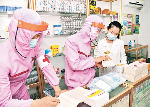 北韓疫情持續，圖為當地藥房。