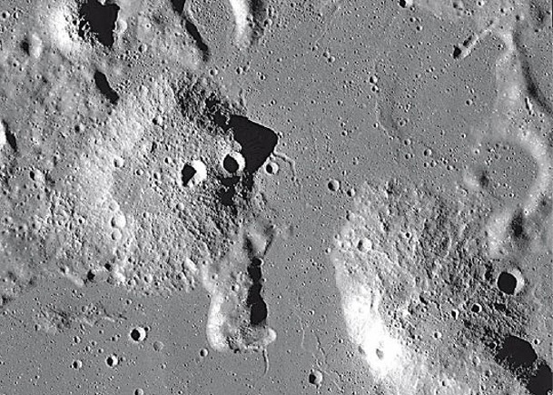 NASA赴月穹頂丘  探測岩漿結構