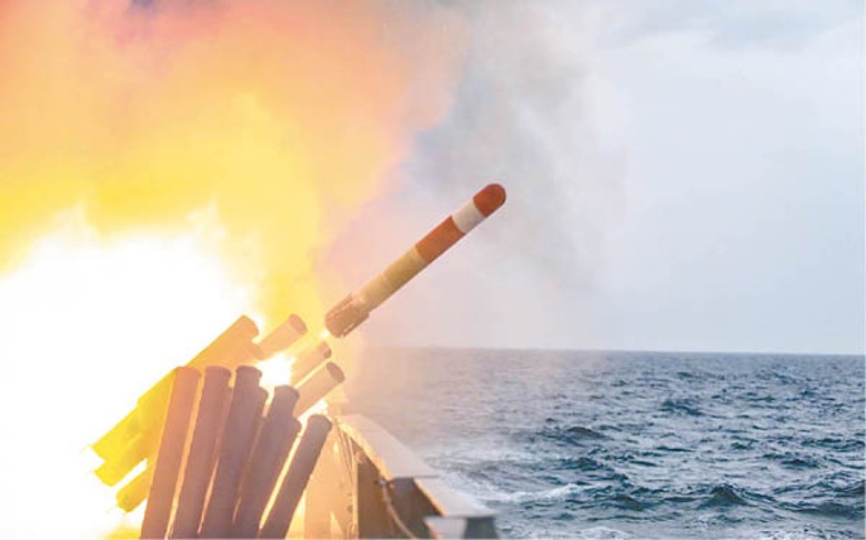 解放軍南部戰區艦艇展開攻防演練。