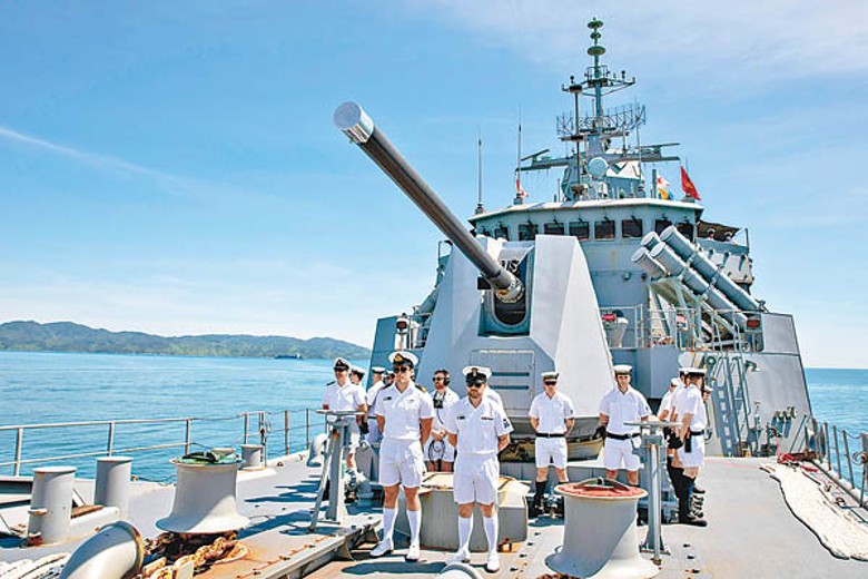 澳洲護衞艦帕拉馬塔號停靠越南峴港市。
