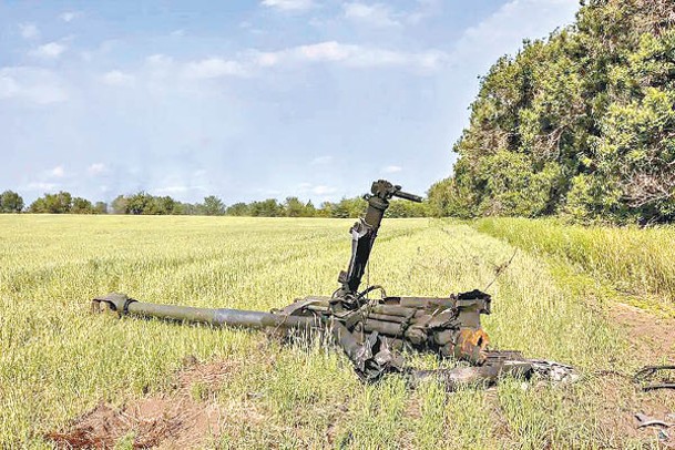 烏軍一台M777榴彈炮遭摧毀。