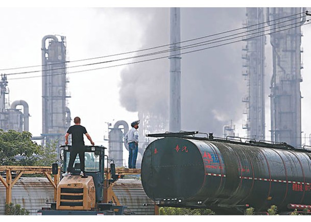 上海石化廠爆炸奪命 稱周邊環境監察仍正常