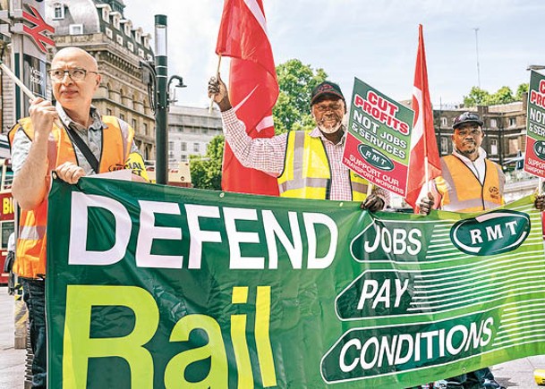 英鐵路罷工  勞資允會面