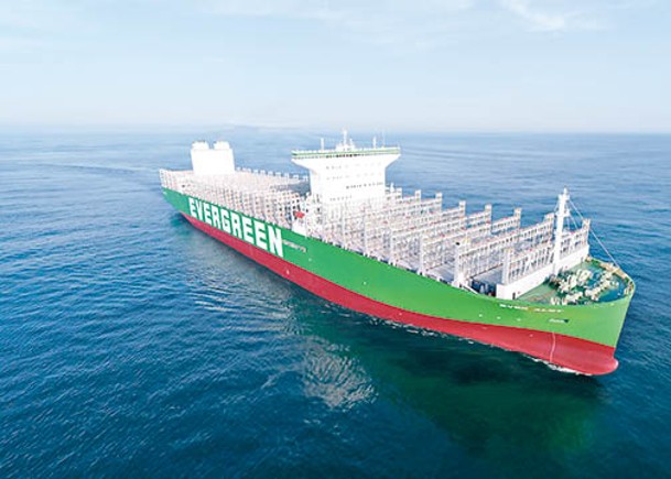 內地自主建造  全球最大貨櫃船付台