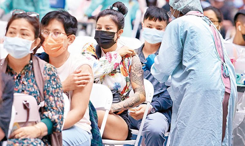 台灣民眾接種疫苗加強防護。（中時電子報圖片）