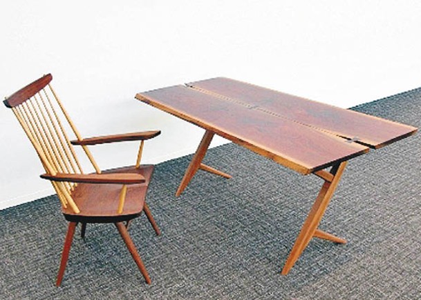前市長木桌椅17.4萬賣出