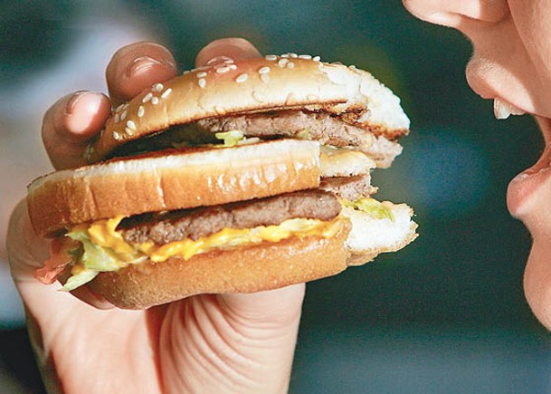 斐濟漢堡扒缺貨，麥當勞一度停售巨無霸。（Getty Images圖片）